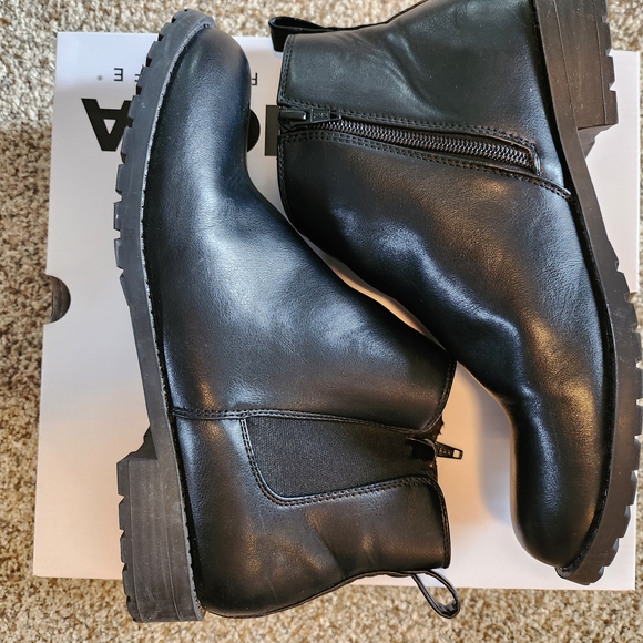 Sonoma Womens Black Boots, Size 8 Wide - Picture 8 of 9